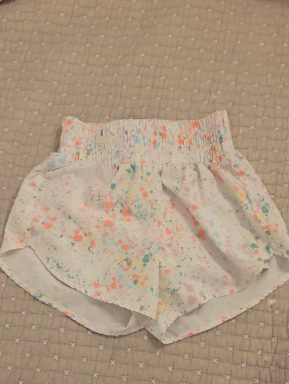Women's White Paint-Splatter Athletic Shorts with Elastic Waist
